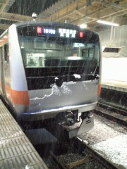 電車にも雪が…（2011年2月14日 午後8時撮影）